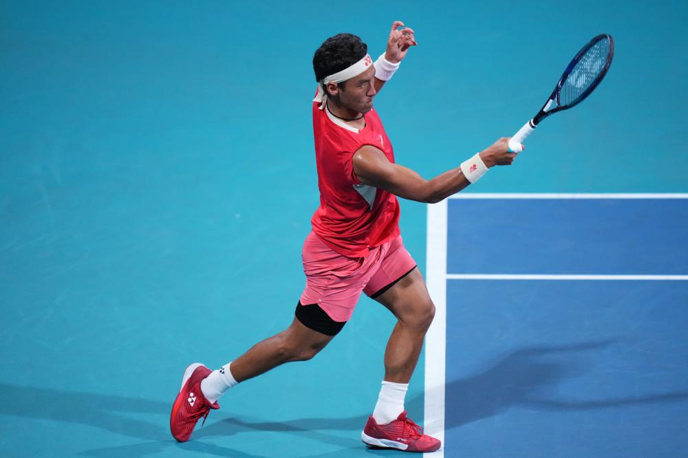 图片报：虽然脚踝疼痛感依然强烈，但基米希想带伤出战阿森纳